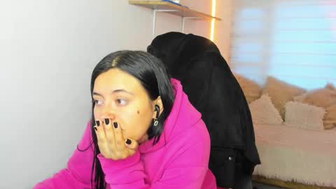 celeste_bonnet1 online show from 11/26/25, 11:22