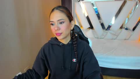 SARA  online show from 03/31/26, 11:54