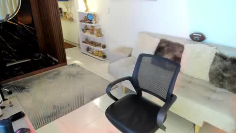 Andrea online show from 10/27/25, 02:26