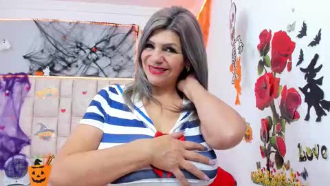 Snapshot of celeste_lincon chatting on 10/10/25, 01:15 Celeste Lincon online show from 10/10/25, 01:15