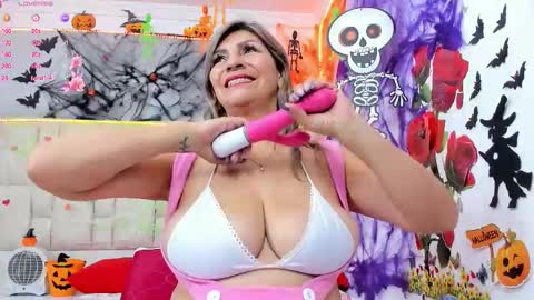 Snapshot of celeste_lincon chatting on 10/18/25, 12:57 Celeste Lincon online show from 10/18/25, 12:57