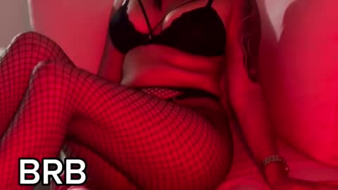 Snapshot of celeste_rouss_ chatting on 03/04/25, 08:02 Sofia Castrillon online show from 03/04/25, 08:02