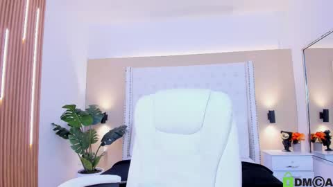 Celeste Wayne online show from 11/11/25, 08:31