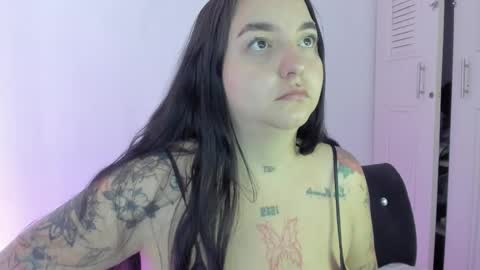 Snapshot of celeste_y_pipe chatting on 10/05/25, 04:27 Celeste Y Pipe online show from 10/05/25, 04:27