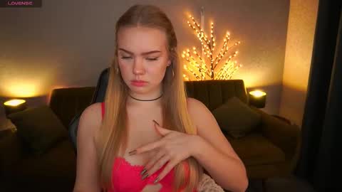 celestenoirr online show from 12/03/25, 08:12