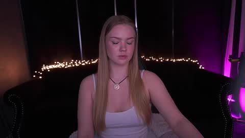 celestenoirr online show from 04/17/26, 06:49