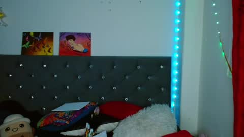 Snapshot of celesteswett chatting on 01/18/25, 01:52 I am Valentinn online show from 01/18/25, 01:52