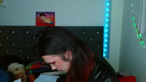 Snapshot of celesteswett chatting on 01/18/25, 04:59 I am Valentinn online show from 01/18/25, 04:59