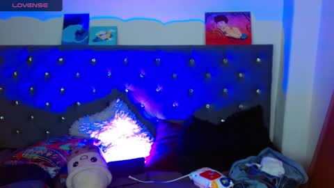 Snapshot of celesteswett chatting on 02/23/25, 01:35 I am Valentinn online show from 02/23/25, 01:35