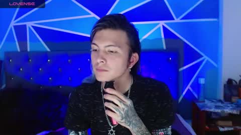 Snapshot of celesteswett chatting on 10/13/25, 12:21 I am Valentinn online show from 10/13/25, 12:21