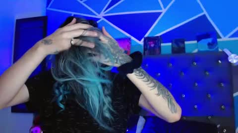 Snapshot of celesteswett chatting on 11/14/25, 04:06 I am Valentinn online show from 11/14/25, 04:06