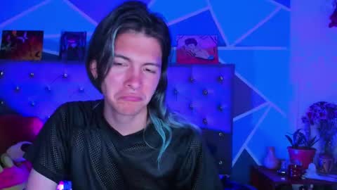 Snapshot of celesteswett chatting on 11/22/25, 07:57 I am Valentinn online show from 11/22/25, 07:57