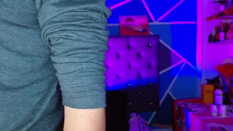 Snapshot of celesteswett chatting on 01/08/26, 06:21 I am Valentinn online show from 01/08/26, 06:21