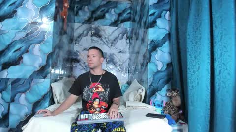 celesteyorucso1 online show from 10/21/25, 11:27