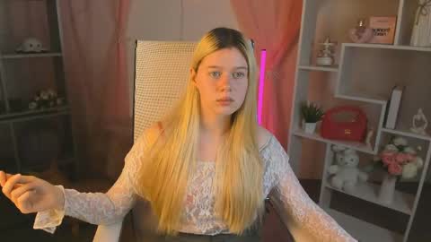 your cute kitty online show from 04/15/26, 07:10