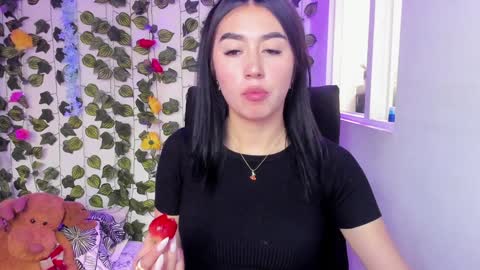 Snapshot of celestinepurple chatting on 12/29/24, 05:22 Celestineeeeee online show from 12/29/24, 05:22