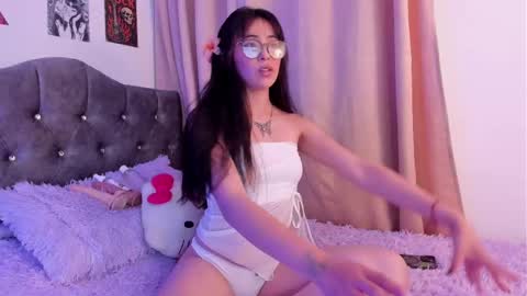 Snapshot of celestinepurple chatting on 09/11/25, 12:44 Celestineeeeee online show from 09/11/25, 12:44