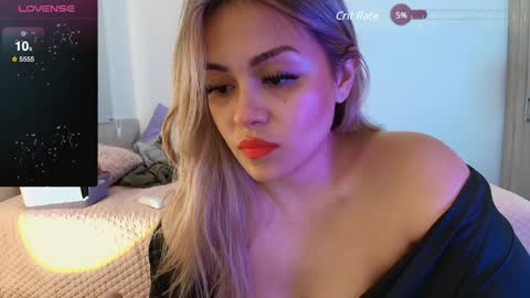 Snapshot of celiahenn chatting on 01/28/25, 11:17 Celia online show from 01/28/25, 11:17