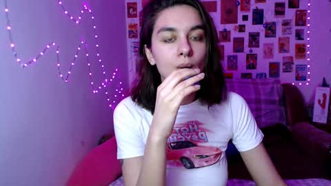 Snapshot of celine_dionn chatting on 01/07/25, 04:16 Celine online show from 01/07/25, 04:16