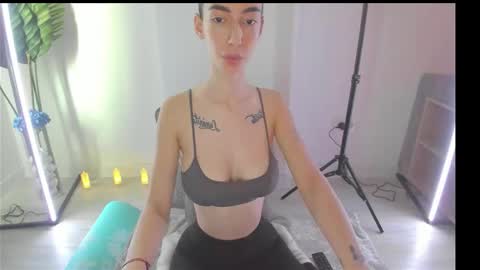 Celine Roxelle online show from 11/13/25, 09:30