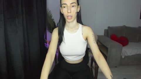 Snapshot of celine_roxelle chatting on 04/03/26, 08:29 Celine Roxelle online show from 04/03/26, 08:29