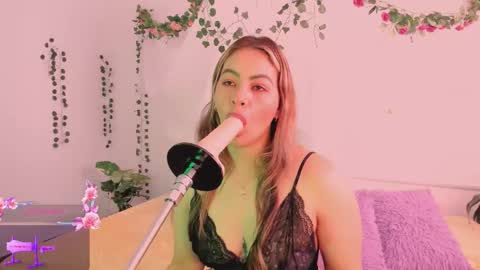 Hello guys my name is Sofi and Lizzie and  Vanessa online show from 11/27/25, 02:52