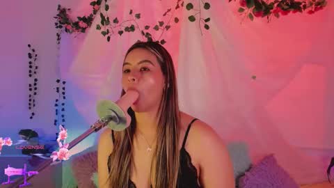 Hello guys my name is Sofi and Lizzie and  Vanessa online show from 12/04/25, 01:15