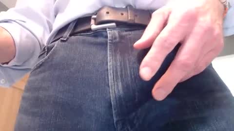 Snapshot of centerfield24 chatting on 03/06/25, 06:26 Centerfield online show from 03/06/25, 06:26