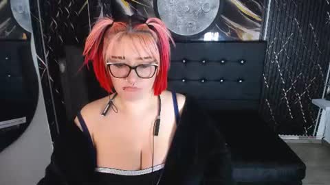Snapshot of cerecita_02 chatting on 07/16/26, 01:00 Cerecita online show from 07/16/26, 01:00
