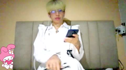 Snapshot of cerecitauwu chatting on 10/01/25, 04:07 Cherry online show from 10/01/25, 04:07