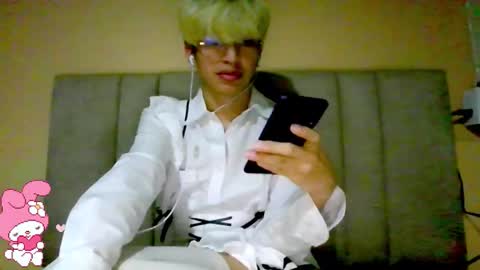 Snapshot of cerecitauwu chatting on 10/05/25, 11:24 Cherry online show from 10/05/25, 11:24