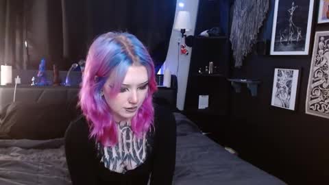 Averi online show from 01/30/25, 12:18