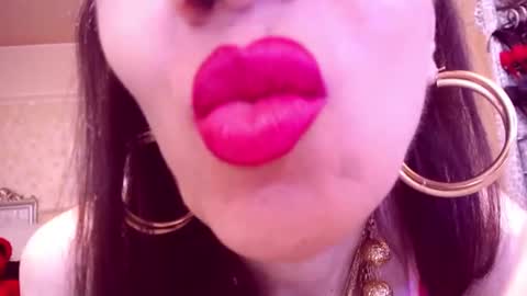 Cerise online show from 11/18/25, 12:49