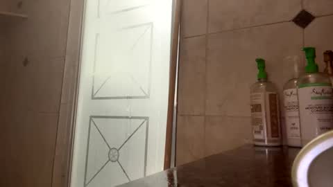 Snapshot of cesar209valencia chatting on 03/01/25, 01:43 cesar209valencia online show from 03/01/25, 01:43