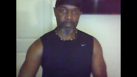 Snapshot of cflayv chatting on 11/23/25, 06:24 cflayv online show from 11/23/25, 06:24