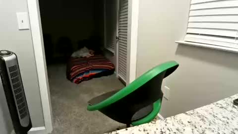 Snapshot of chacho1968 chatting on 10/10/25, 09:52 Chuck online show from 10/10/25, 09:52