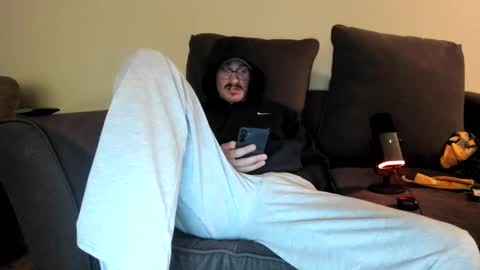 Lydong online show from 10/31/25, 12:44