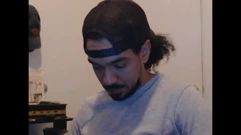 Snapshot of chainnballz chatting on 11/17/25, 01:22 ChainNballzz online show from 11/17/25, 01:22