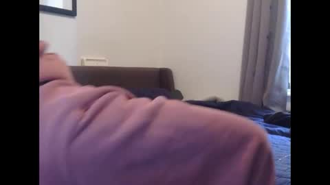 Snapshot of chainnballz chatting on 12/18/25, 02:45 ChainNballzz online show from 12/18/25, 02:45