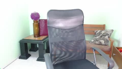 Chalon  online show from 04/13/26, 07:41