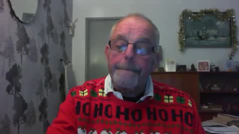 Snapshot of champers37 chatting on 12/11/24, 11:51 Champers online show from 12/11/24, 11:51