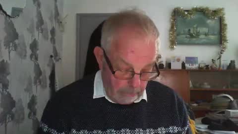 Snapshot of champers37 chatting on 12/22/24, 10:28 Champers online show from 12/22/24, 10:28