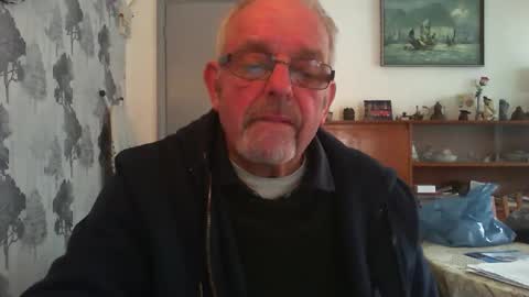 Snapshot of champers37 chatting on 03/11/25, 10:51 Champers online show from 03/11/25, 10:51