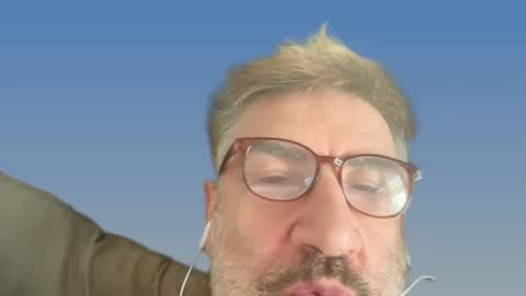 Snapshot of champsex305610 chatting on 02/10/25, 04:41 champsex305610 online show from 02/10/25, 04:41