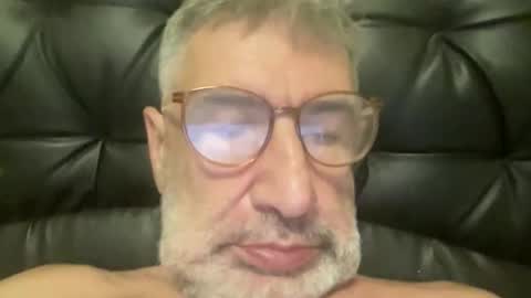 Snapshot of champsex305610 chatting on 12/21/25, 06:15 champsex305610 online show from 12/21/25, 06:15