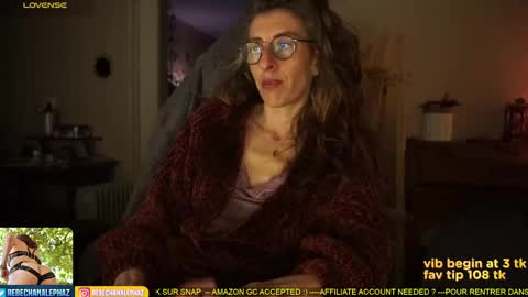 Snapshot of chanalephaz chatting on 12/11/24, 10:27 Rebecca online show from 12/11/24, 10:27