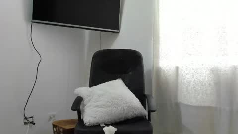 Snapshot of chandler_kenji chatting on 05/04/26, 12:23 Kenji online show from 05/04/26, 12:23