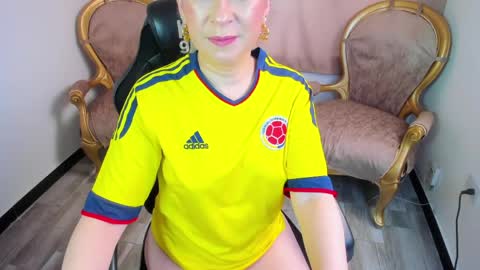          online show from 04/11/26, 04:33