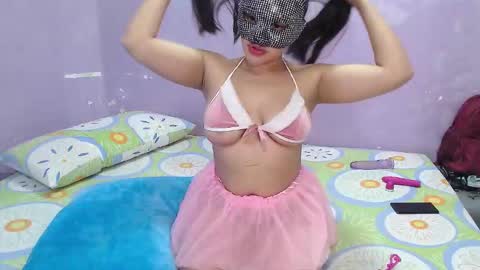 Snapshot of chanelhernandez10 chatting on 02/10/26, 05:33 ChanelH1009 online show from 02/10/26, 05:33