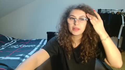 Snapshot of chanelis069 chatting on 01/07/25, 01:03 Stephanieblisss online show from 01/07/25, 01:03